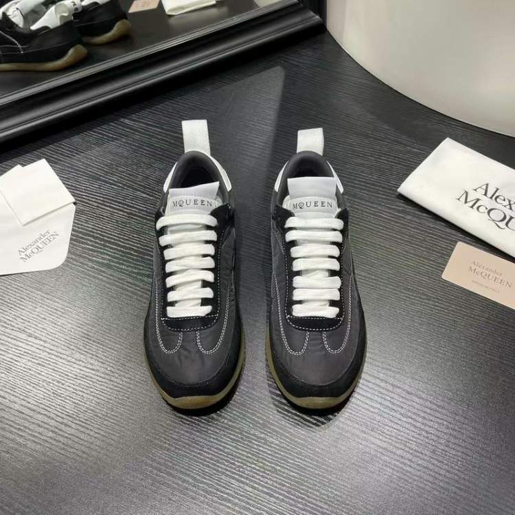 Picture of Alexander McQueen Shoes _SKUAlexanderMcQueensz35-45mnq0206189